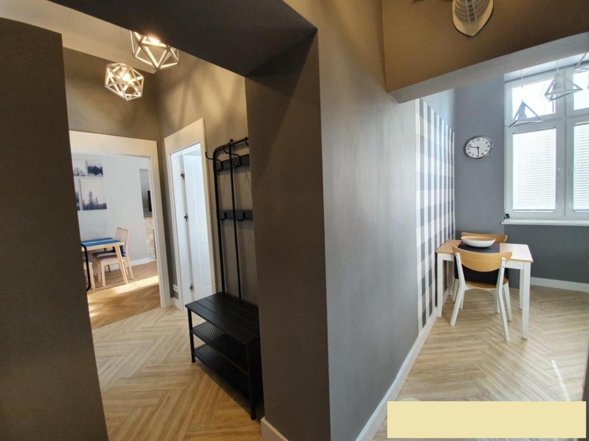 Apartament Dworcowa 100 M Do Pkp โควอบเซก ภายนอก รูปภาพ