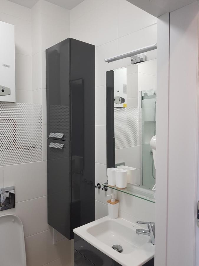 Apartament Dworcowa 100 M Do Pkp โควอบเซก ภายนอก รูปภาพ